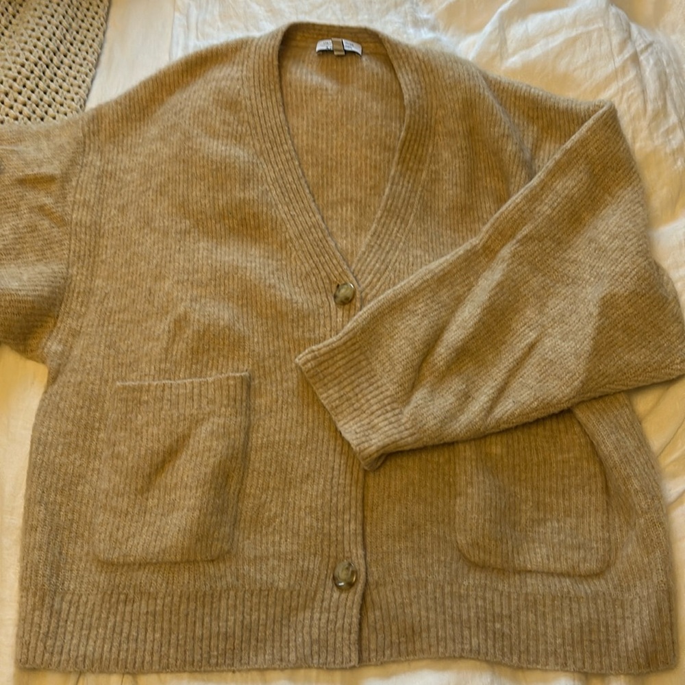 & Other Stories boxy v neck ribbed cardigan - M